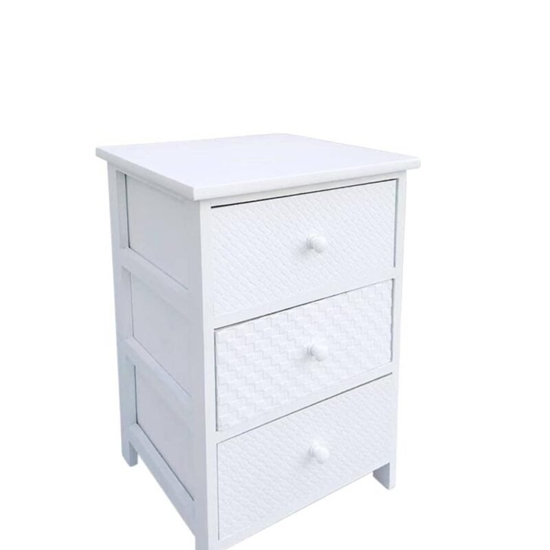 Cassettiera in legno bianco con motivo a rilievo e manopole, perfetta per arredi shabby chic e moderni.