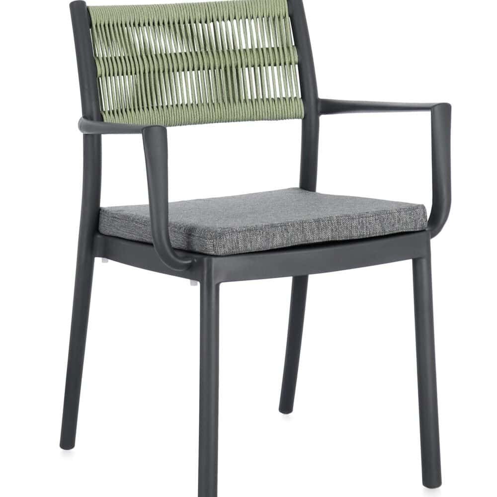 Sedia design moderna con struttura in metallo e seduta imbottita in tessuto grigio.