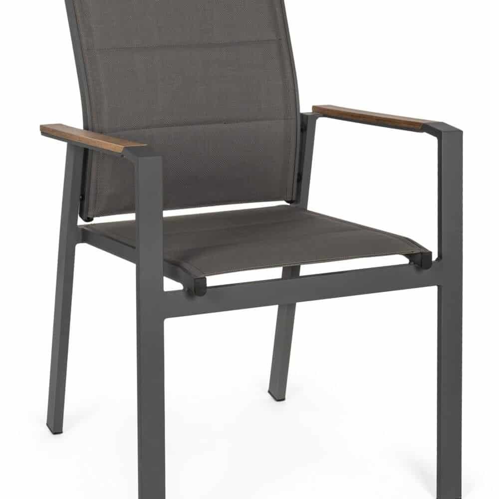 Sedia da esterno moderna in tessuto resistente con braccioli in legno.