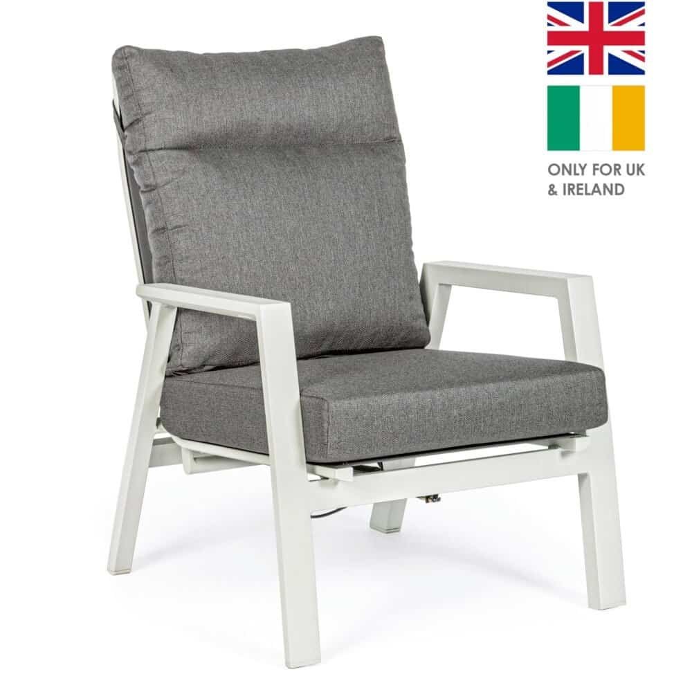 Poltrona design grigia con struttura bianca, perfetta per interni moderni e di lusso.