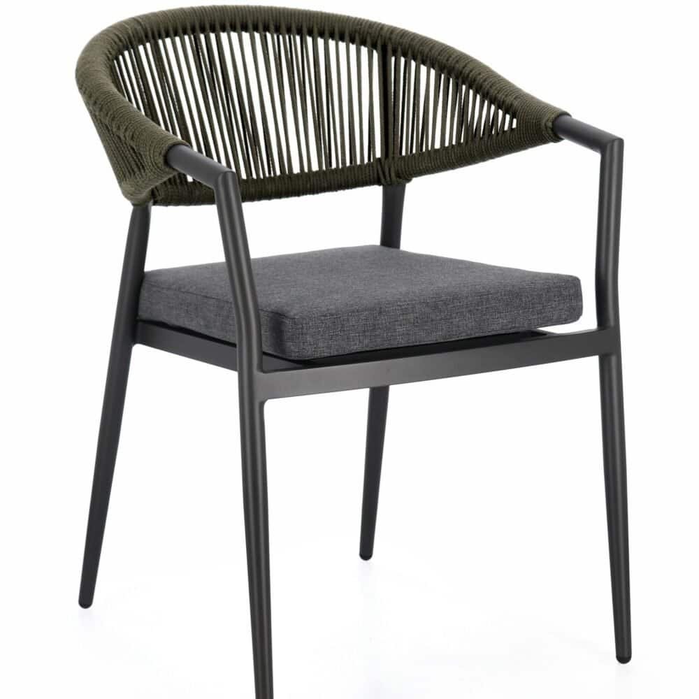 Sedia elegante con struttura in metallo e seduta imbottita, perfetta per ambienti interni ed esterni chic.
