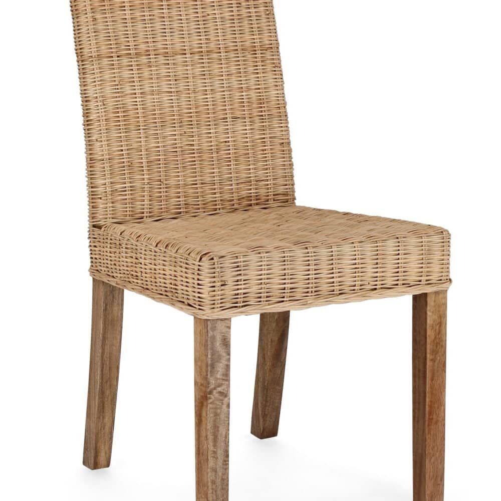 Sedia da esterno in rattan con gambe in legno, perfetta per interni ed esterni.