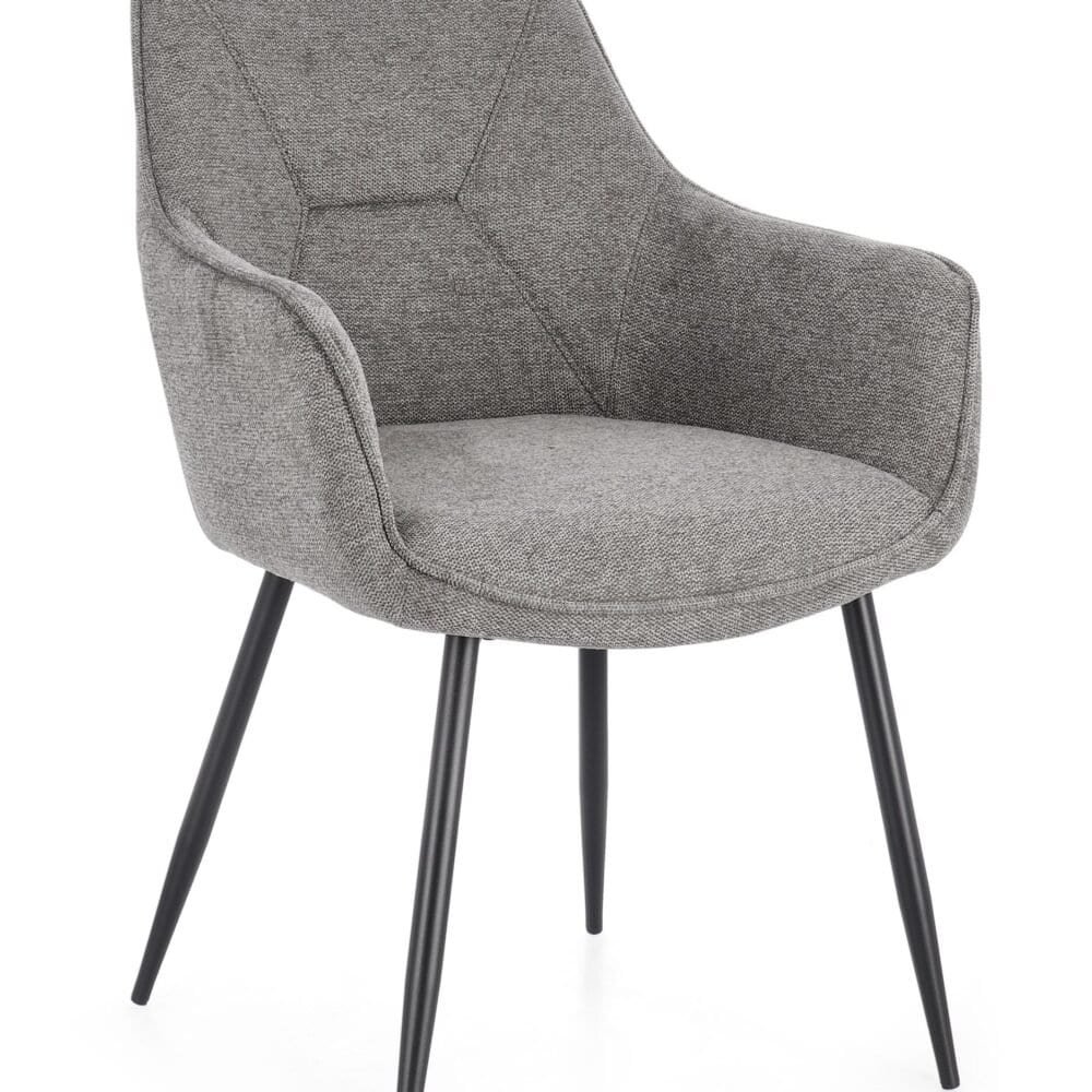 Poltrona elegante con struttura in legno nero e rivestimento in tessuto grigio chiaro.