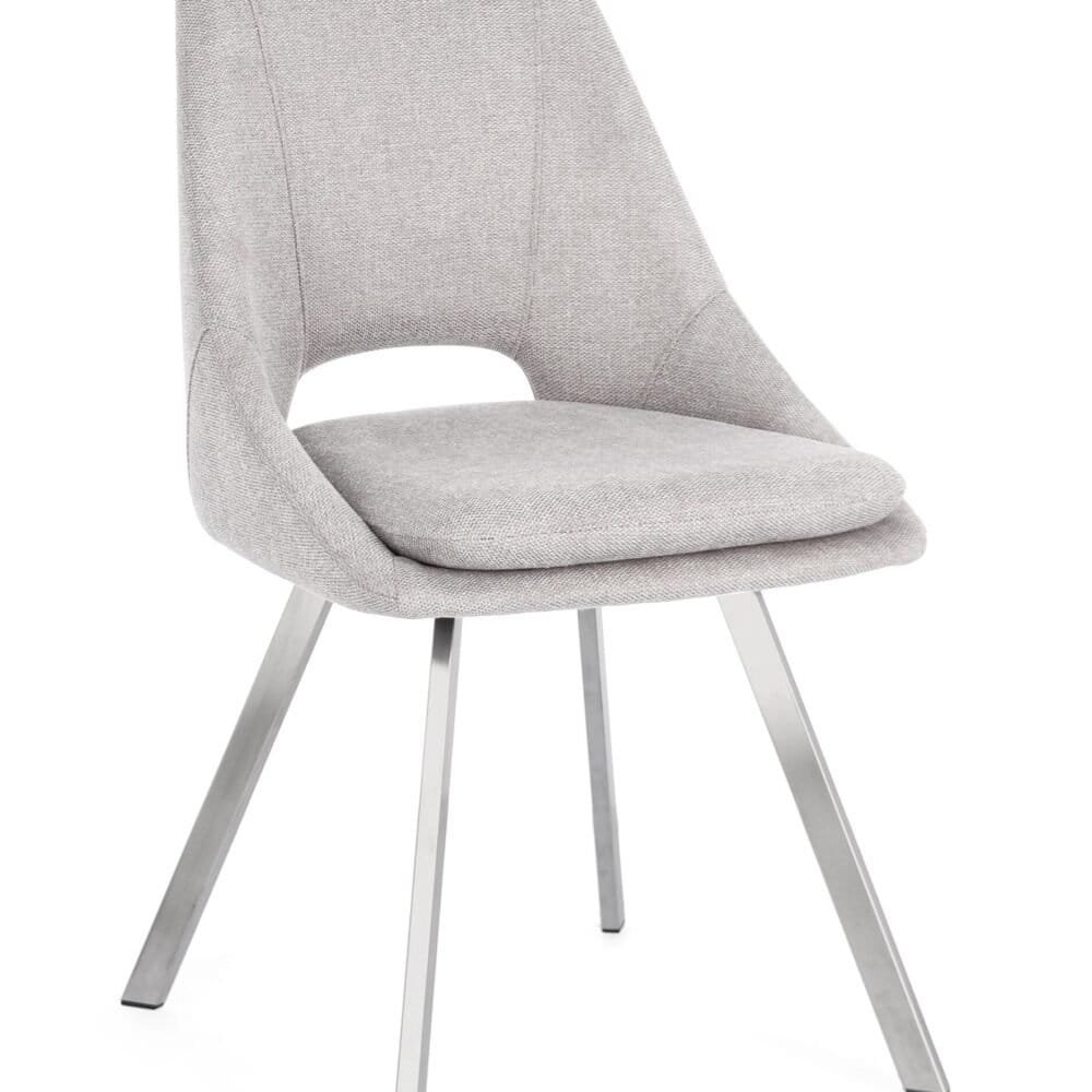 Sedia in tessuto grigio con gambe metalliche, perfetta per soggiorno o ufficio moderno.