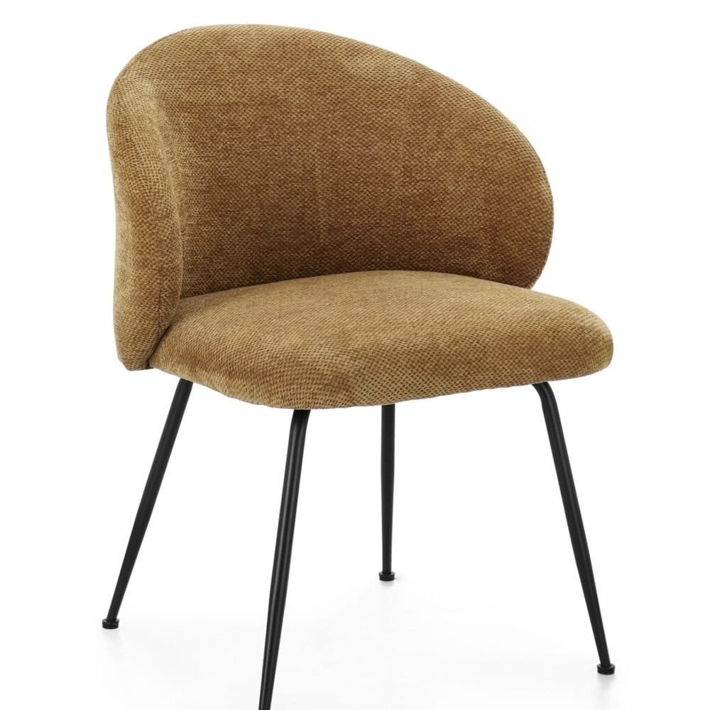 Sedia in tessuto marrone, stile moderno e confortevole, ideale per arredi contemporanei.