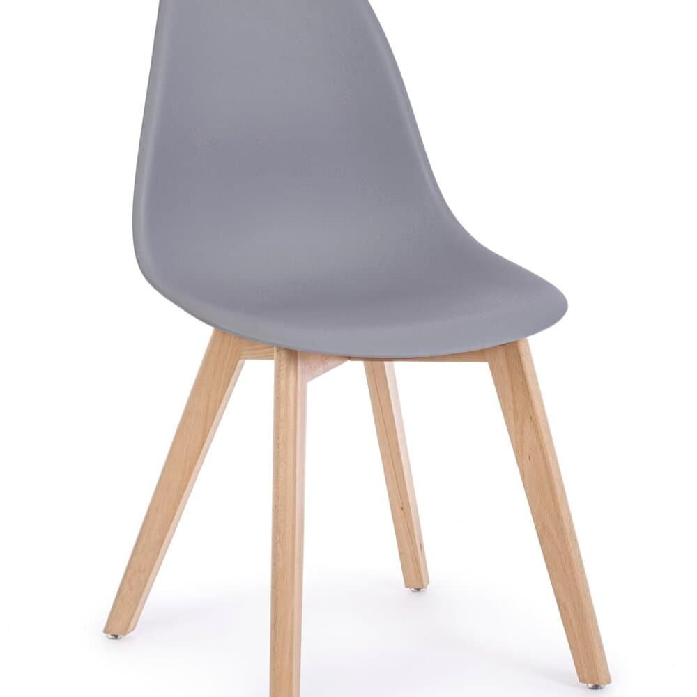 Sedia versatile con seduta grigia e gambe in legno naturale, perfetta per ogni ambiente domestico o ufficio.