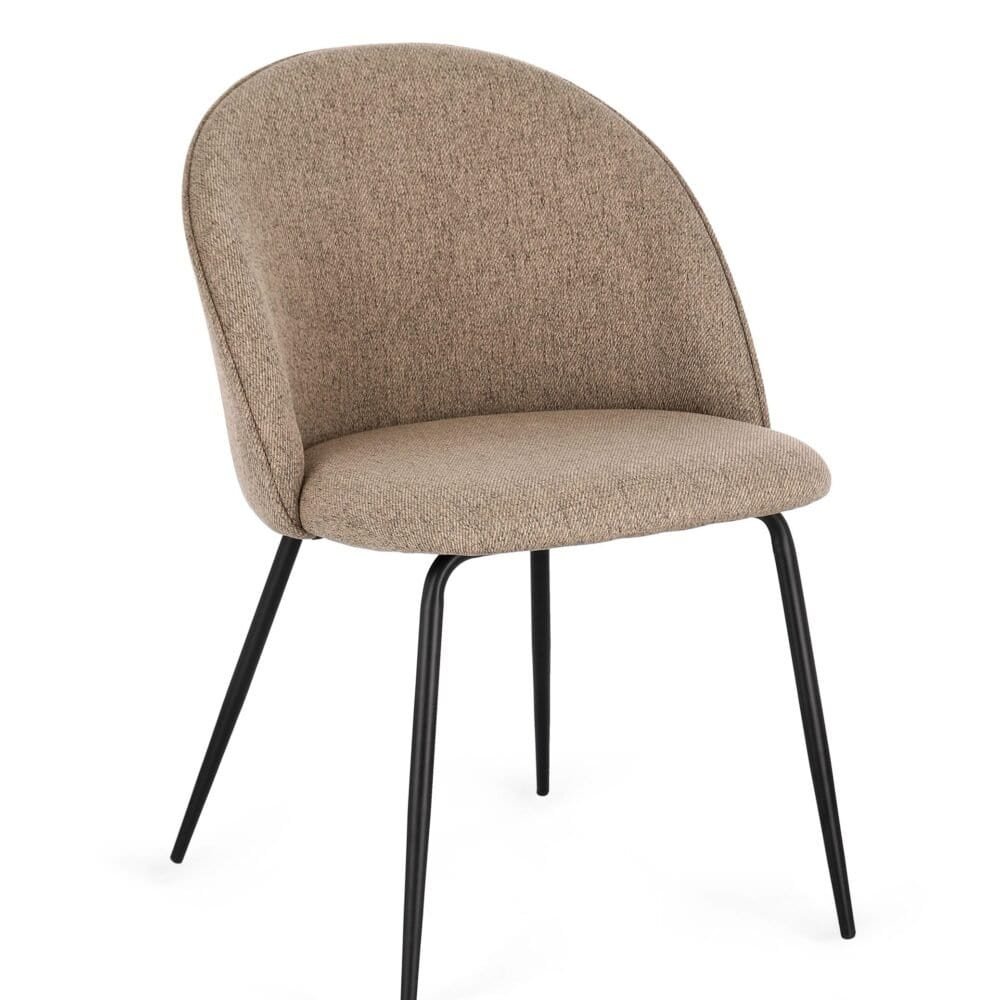 Sedia imbottita beige, seduta comoda con gambe nere, design moderno e confortevole.