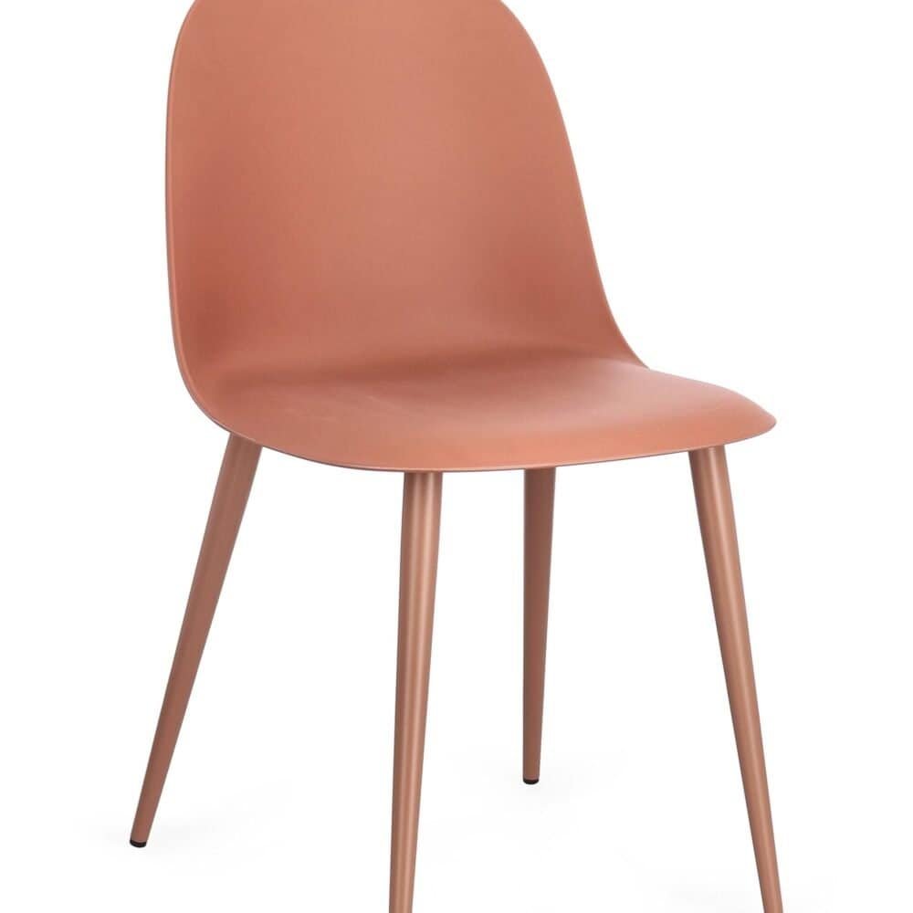 Sedia design in legno con seduta e schienale imbottiti color pesca per arredamento elegante.