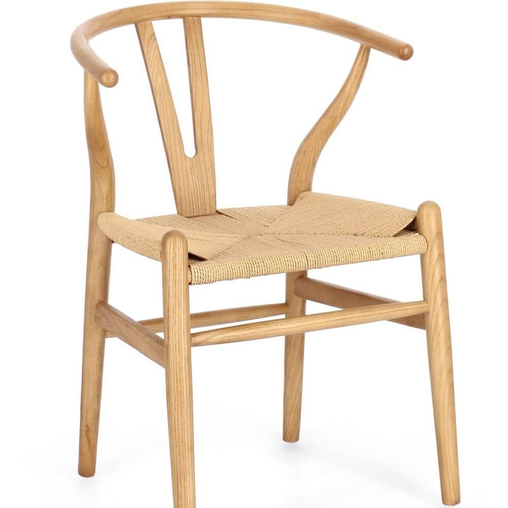 Sedia elegante in legno con sedile in paglia, design moderno e confortevole. Perfetta per interni e giardini.