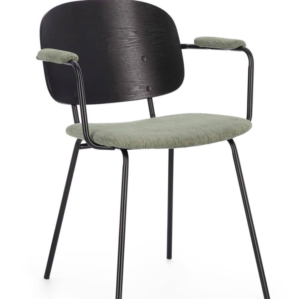 Sedia decorativa con braccioli, seduta e schienale imbottiti, stile contemporaneo e comfort.