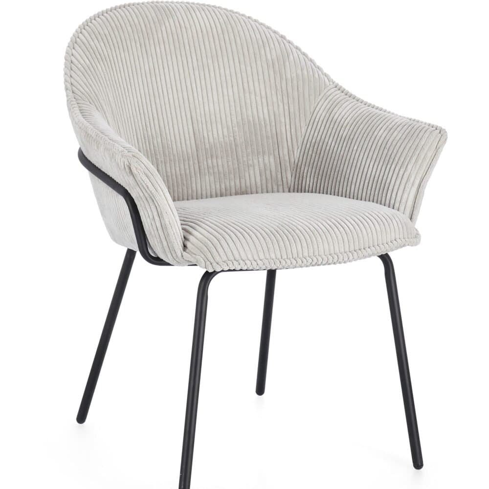 Sedia elegante con struttura in metallo nero e rivestimento in velluto effetto corduroy beige chiaro, perfetta per interni di design.