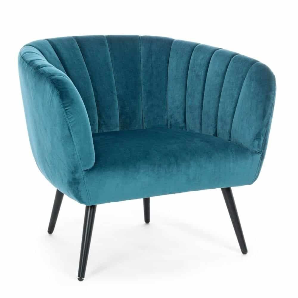 Poltrona moderna in velluto blu, seduta confortevole e stile contemporaneo.