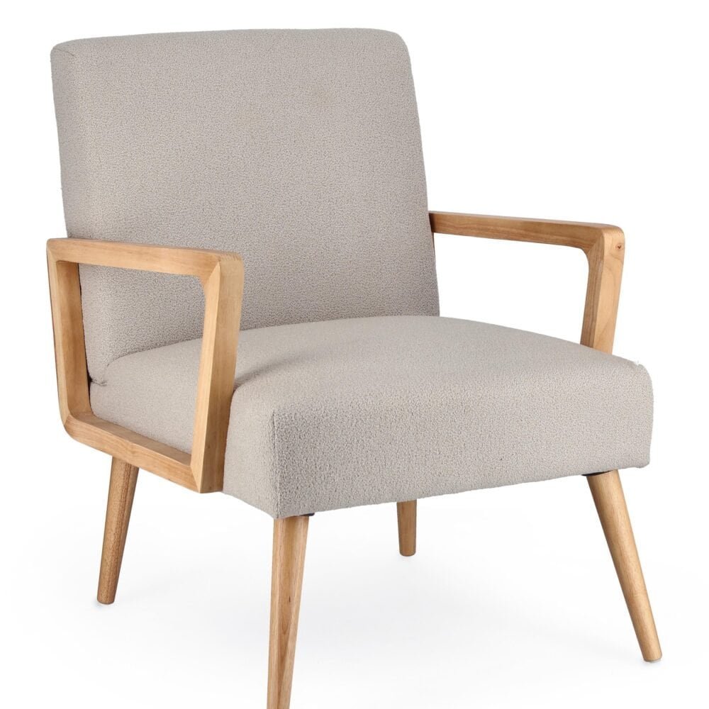 Sedia in tessuto beige e struttura in legno naturale, stile moderno e confortevole. Perfetta per arredare ambienti living e salotti.