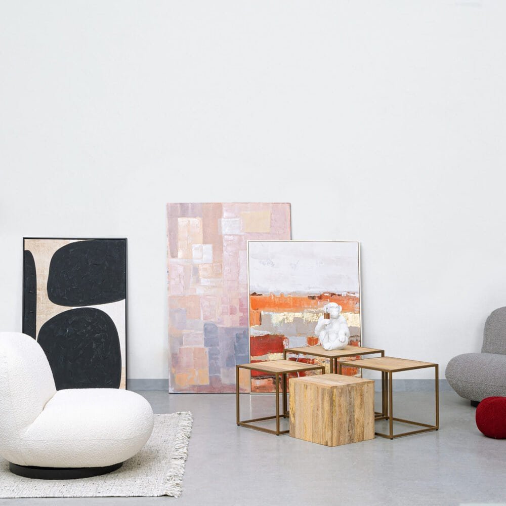 Poltrone e quadri moderni per arredi di design, complementi d'arredo artigianali e stile contemporaneo.