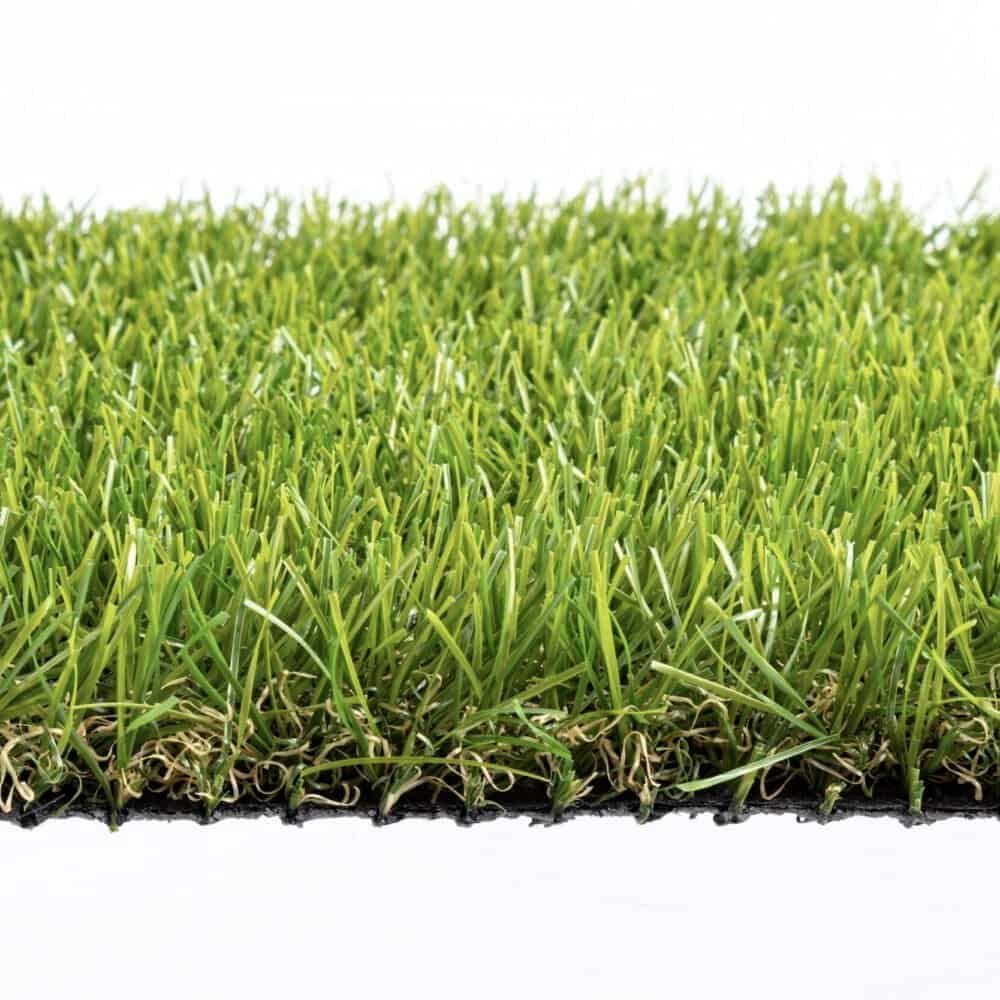 Erba artificiale di alta qualità per giardini e campi sportivi, facile da installare e resistente alle intemperie.