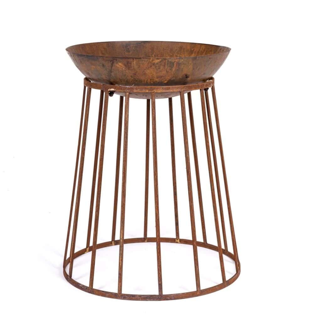 Vaso in metallo rustico con base in ferro battuto, ideale per arredamento vintage e industriale.