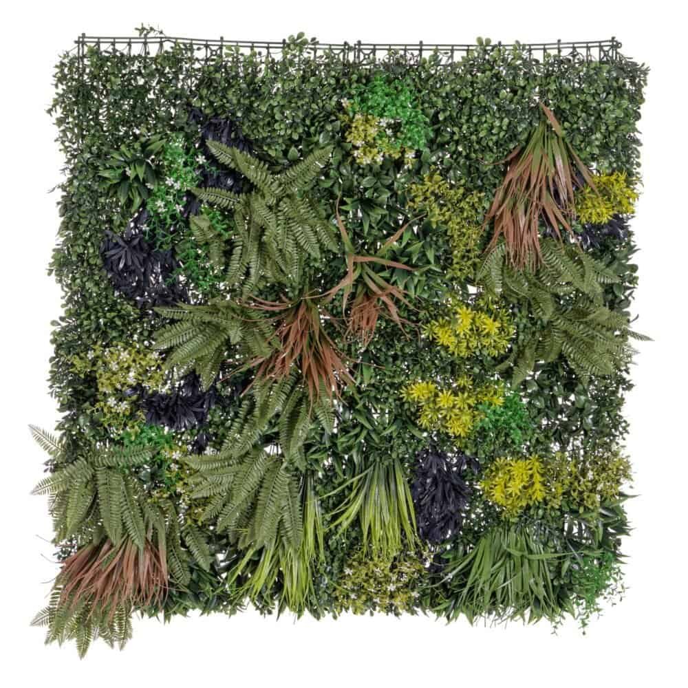 Struttura verticale di parete di piante verdi tropicali e succulente, decorazione naturale moderna.