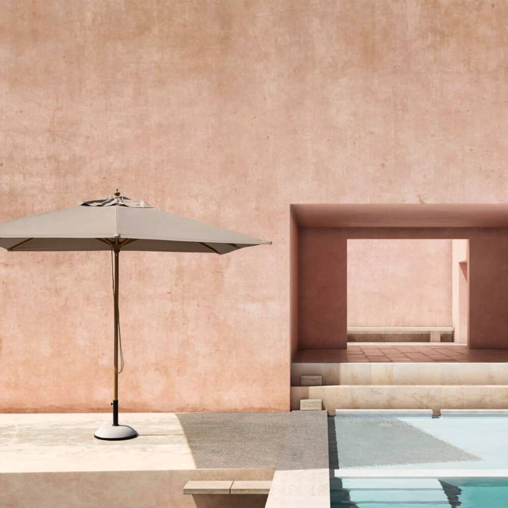 Ombrellone da giardino con design moderno e struttura resistente.