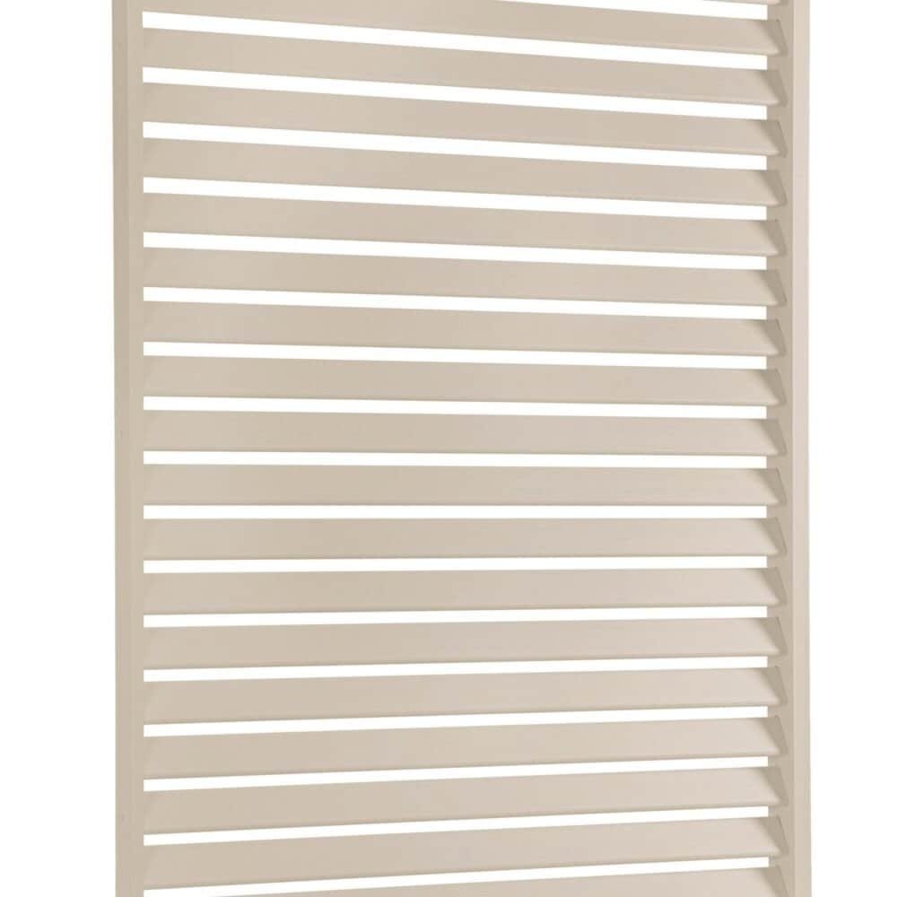 Immagine di una lastra in legno bianco per arredi outdoor eleganti e resistenti.