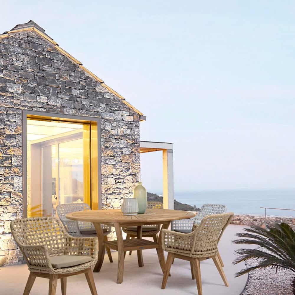 Mobili da giardino in stile naturale.