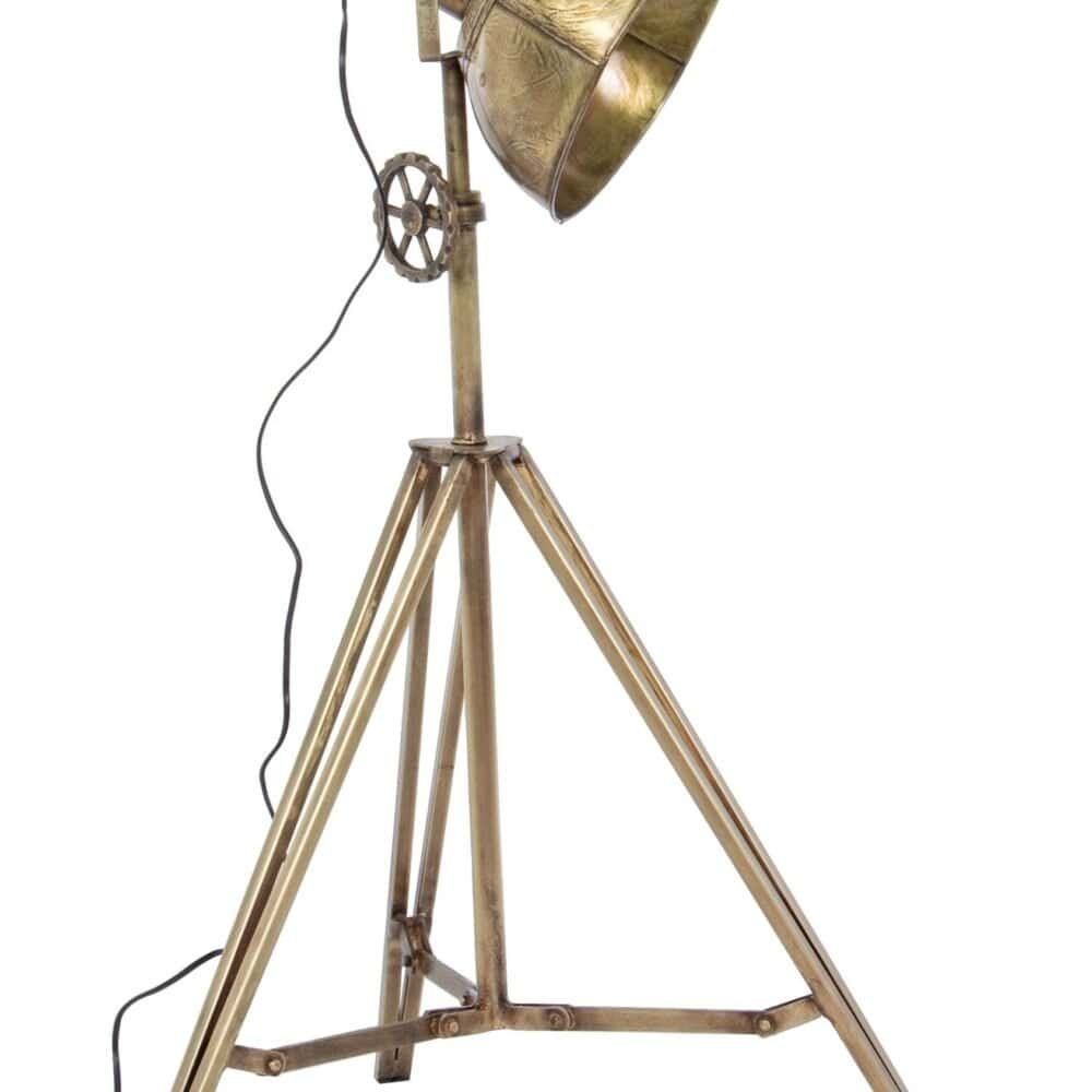 Luce da studio industriale con riflettore in stile vintage, base in metallo dorato, perfetta per arredamento d'interni.