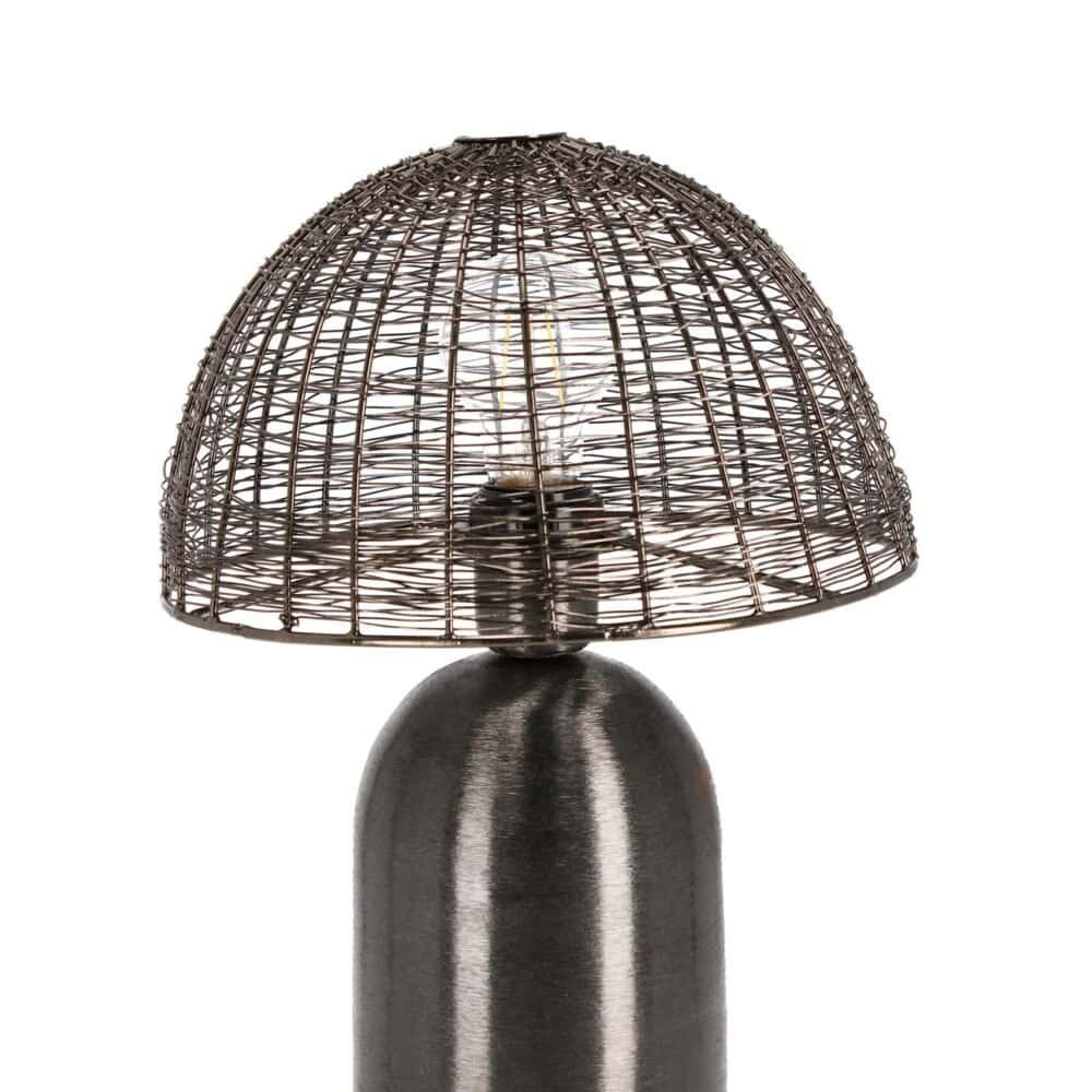 LAMPADA DA TAVOLO INDUSTRIALE, stile moderno in metallo nero con paralume in filo, decorativa e funzionale.