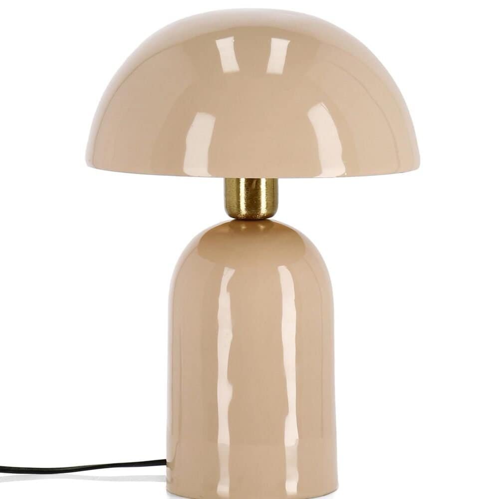 Lampada da tavolo in ceramica beige e dettagli dorati per arredi moderni.