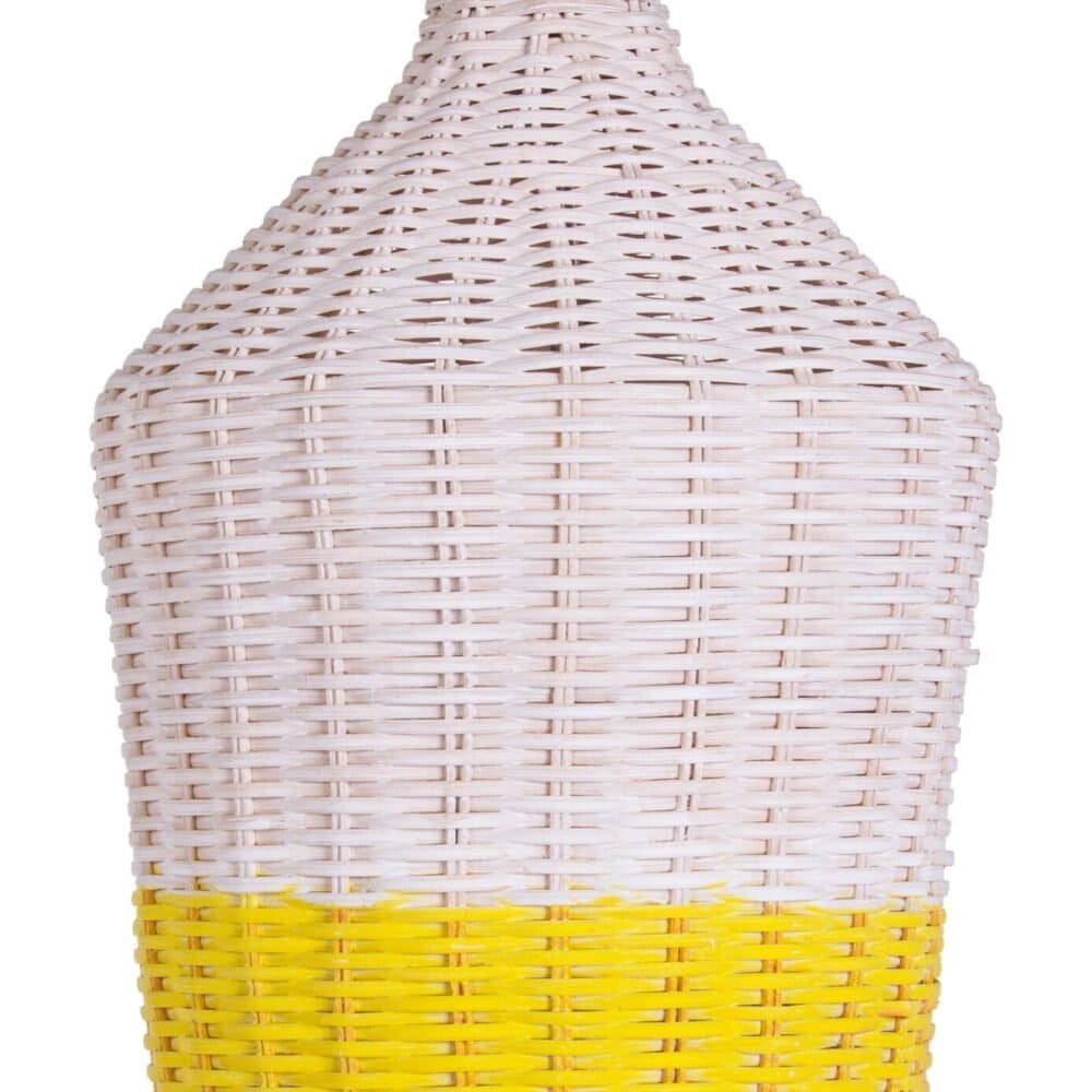 Luce decorativa in vimini multicolore, perfetta per ambienti estivi e rustici. Design elegante e materiali naturali.