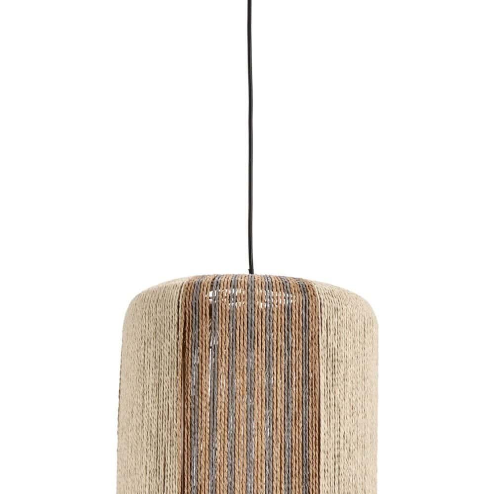 Lampada a sospensione in vimini, perfetta per arredi boho e moderni, crea ambienti caldi e accoglienti.