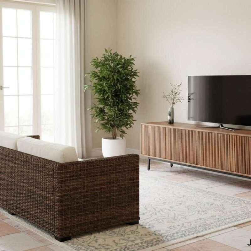 Mobile porta TV 4A Tadita in soggiorno con divano e TV su mobile in legno.