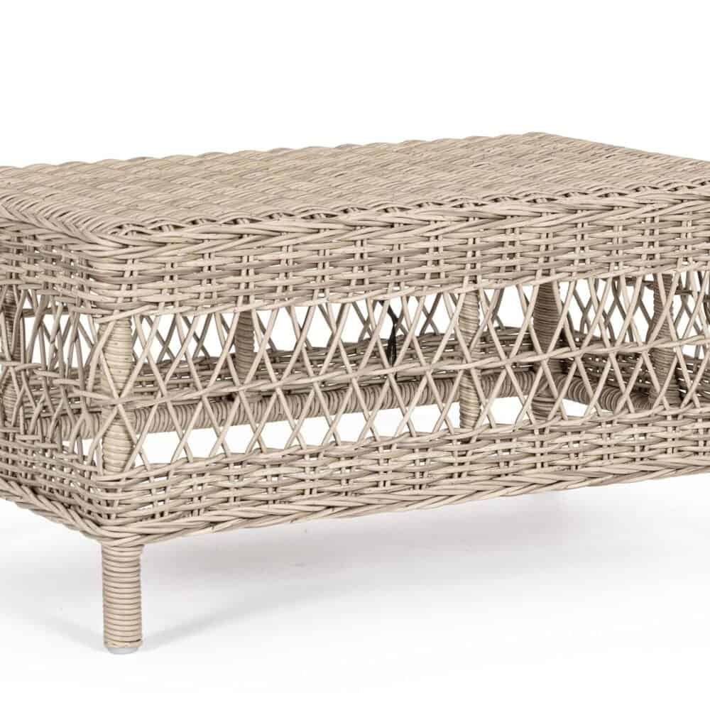 Tavolino in vimini beige con struttura robusta, ideale per ambienti interni ed esterni, stile naturale e raffinato.