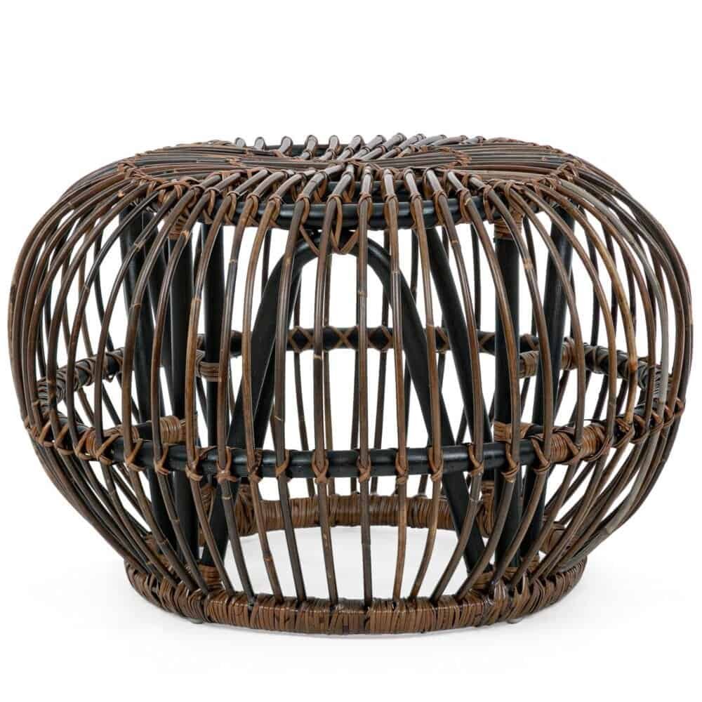 Sgabello stile etnico in rattan e legno, decorativo e resistente, perfetto per interni ed esterni.