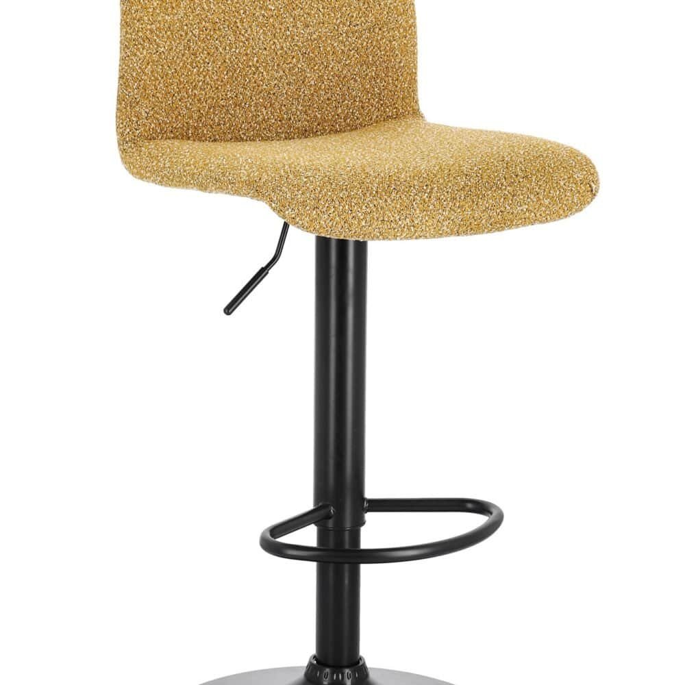 Sedia gialla moderna con schienale curvo e struttura in metallo nero, ideale per ambienti di lavoro e studio.