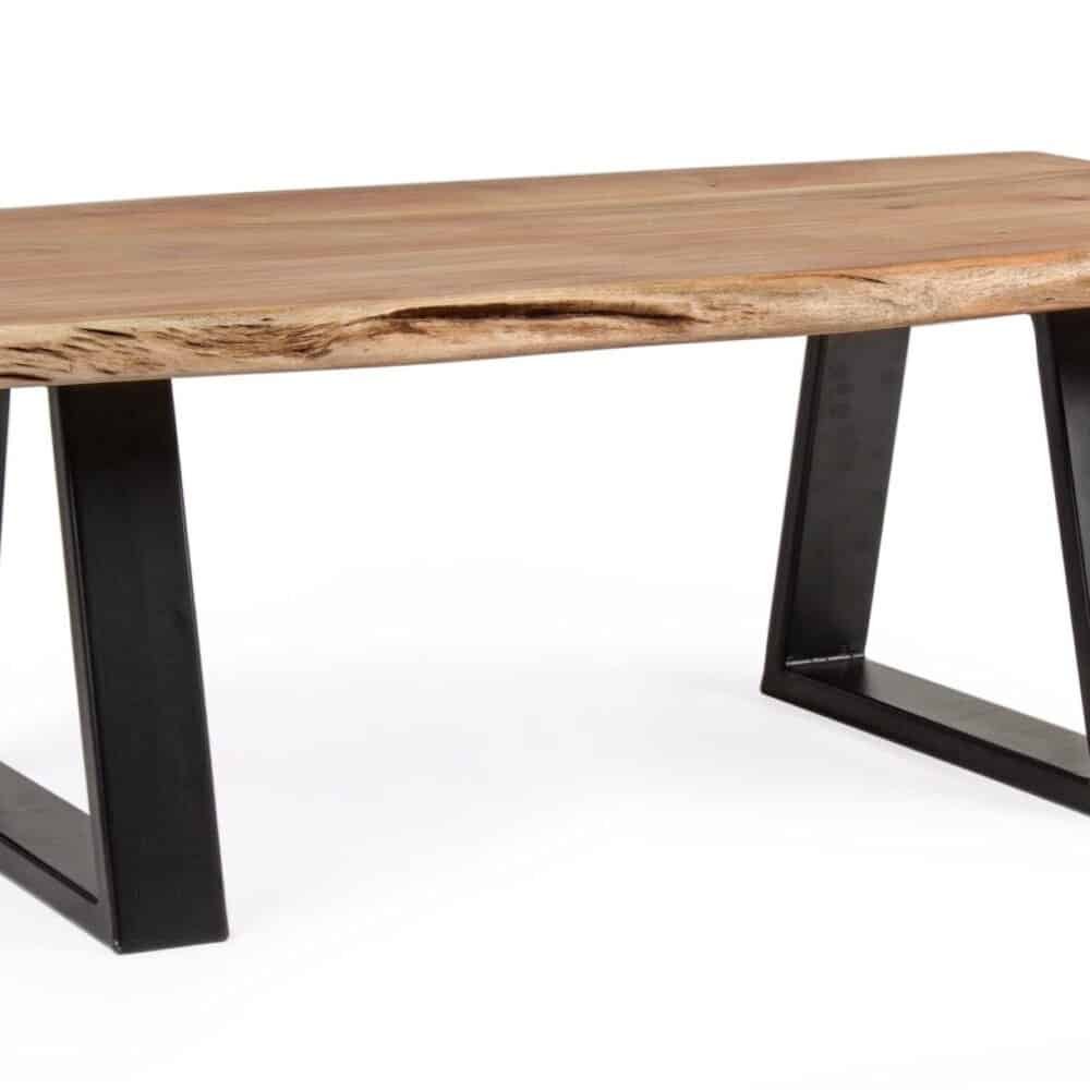 Tavolo in legno massello con design moderno e robusto, perfetto per ambienti eleganti e accoglienti.