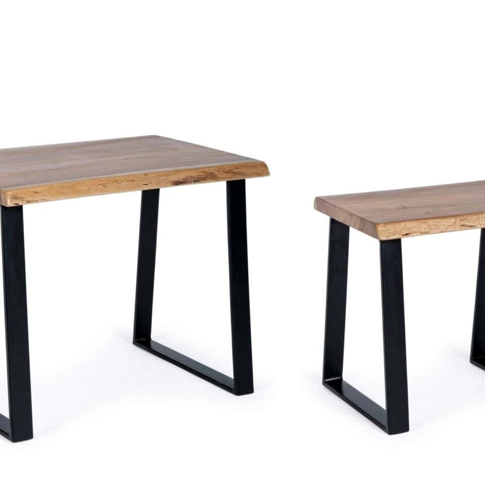 Oggetti di design in legno naturale con struttura in metallo nero, perfetti per arredi contemporanei.