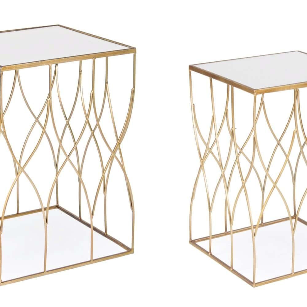 Tavolini moderni in metallo dorato e piano in vetro, perfetti per arredare il soggiorno o camera da letto.