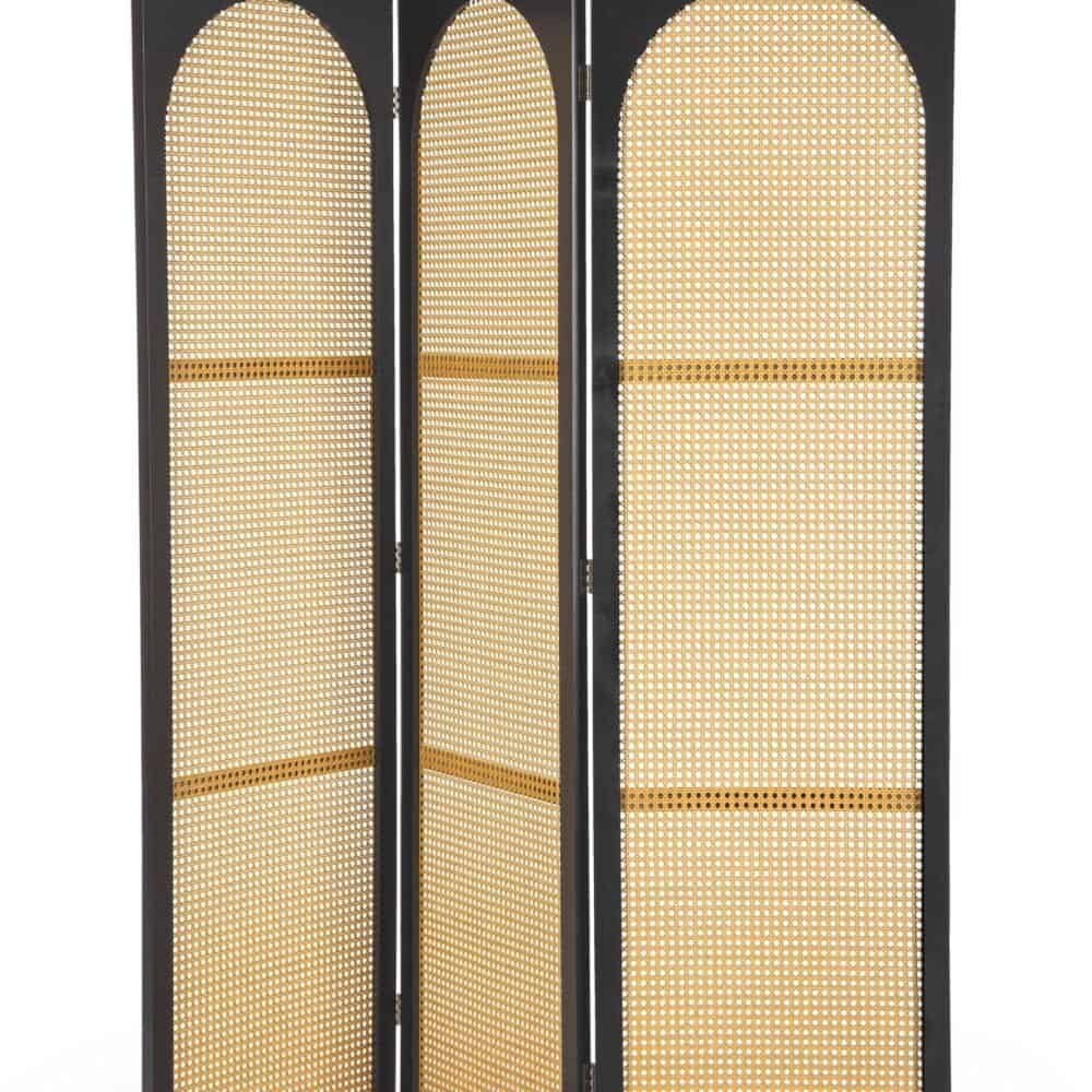 Separè in legno nero con pannelli in paglia di vienna, stile vintage e funzionale, perfetto per interni eleganti.