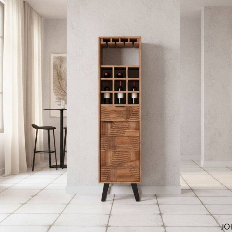 Vetrina per vini in legno naturale con scomparti e ripiano bottiglie.