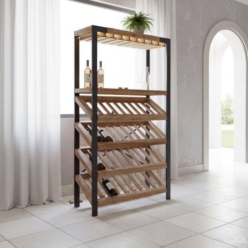 Scaffale in legno e metallo per vini e bottiglie in ambiente moderno.