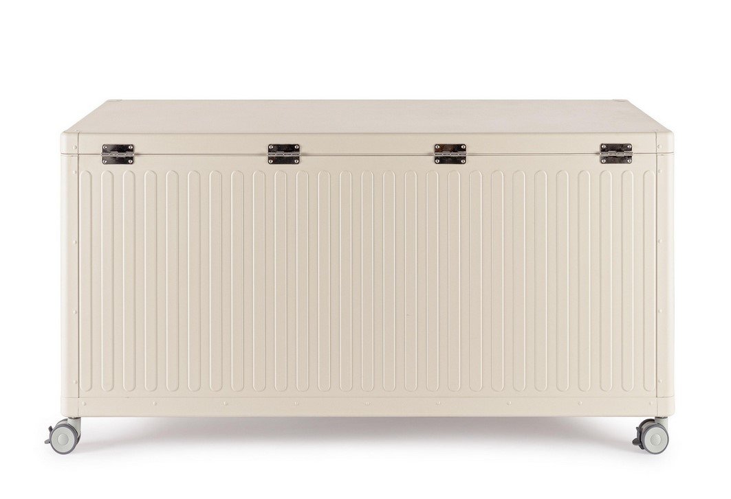 BAULE PCUSC C-RUOTE OCEAN SETA S2 - JOLLYGIUNCO Beige metal rolling storage trunk with vertical ribs and four wheels on a white background.