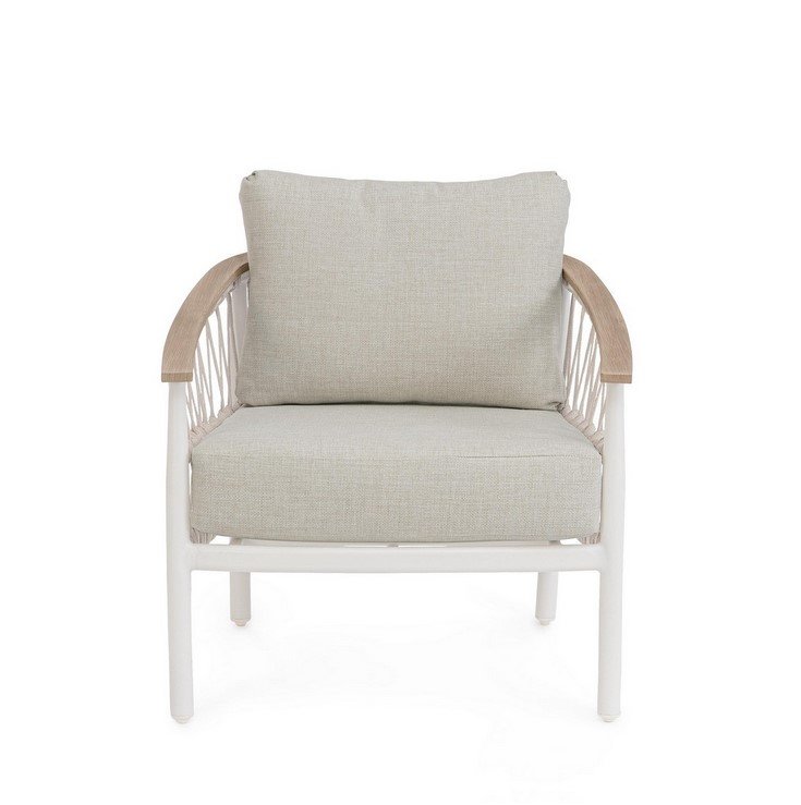 POLTRONA C-C FENIX VAPOR2 - JOLLYGIUNCO White metal frame armchair with light beige cushions and curved wooden armrests on a white background.