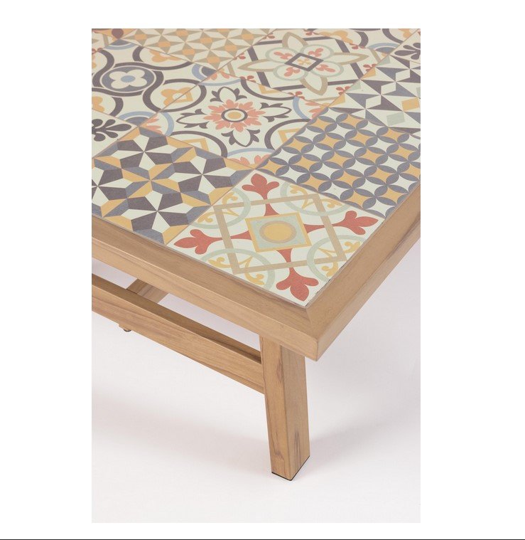 SET4 SALOTTO C-C KALIMERA DESERT KD18 - JOLLYGIUNCO Wooden table with a colorful geometric tiled tabletop, shown from a corner view.