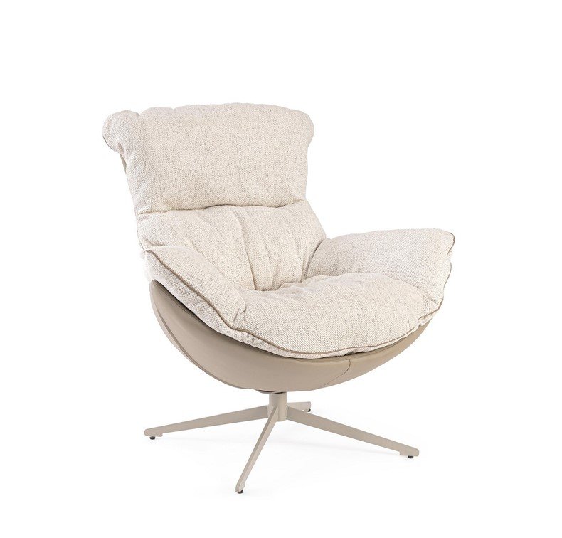 POLTRONA ARMELA BEIGE - JOLLYGIUNCO Beige upholstered lounge chair with plush cushions and a swivel base on a white background.